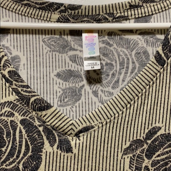 LuLaRoe Christy Shirt - Picture 2 of 3